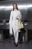 CAPA SOPRATI MARANI + XY BLUSA FORMALE CORSELLINI + XY PANTALON BIANCO DREI