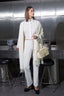 CAPA SOPRATI MARANI + XY BLUSA FORMALE CORSELLINI + XY PANTALON BIANCO DREI